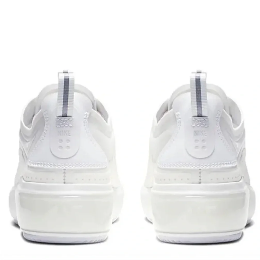 Nike | Women’s white/lavendar Air Max Dia lace up sneakers, lavender accents 8.5
